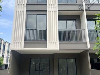 出售 3 卧室 联排别墅 在 Prawet, 曼谷