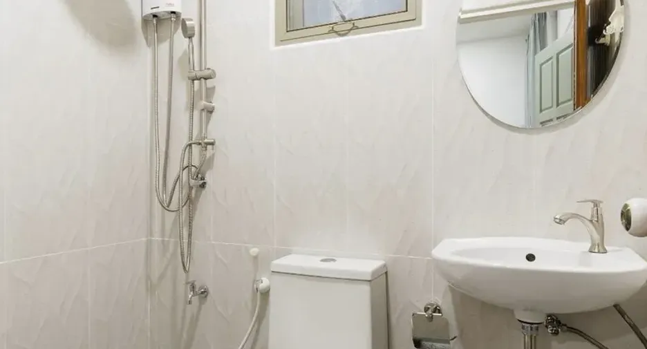 Haus zum Kauf mit 5 Zimmer in Mueang Chiang Mai, Chiang Mai