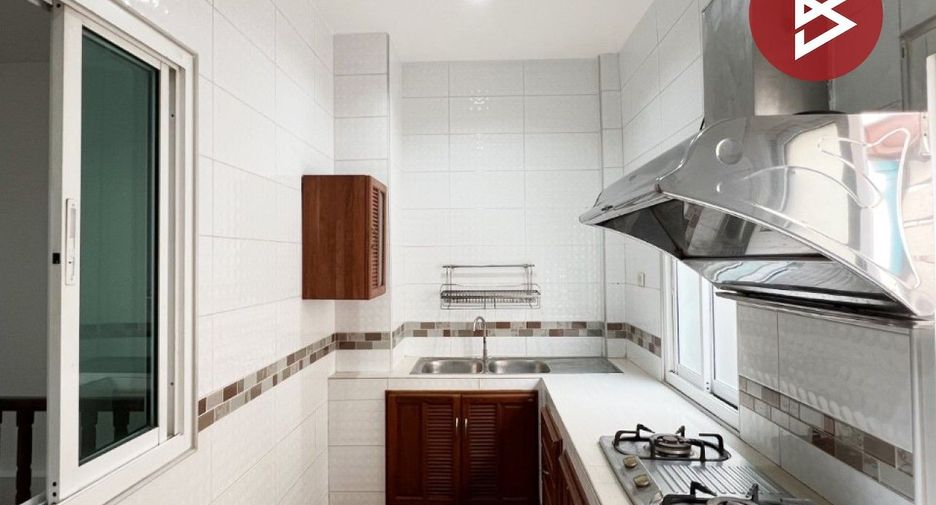 Продажа 3 спальни таунхаус в Krathum Baen, Самутсакхон