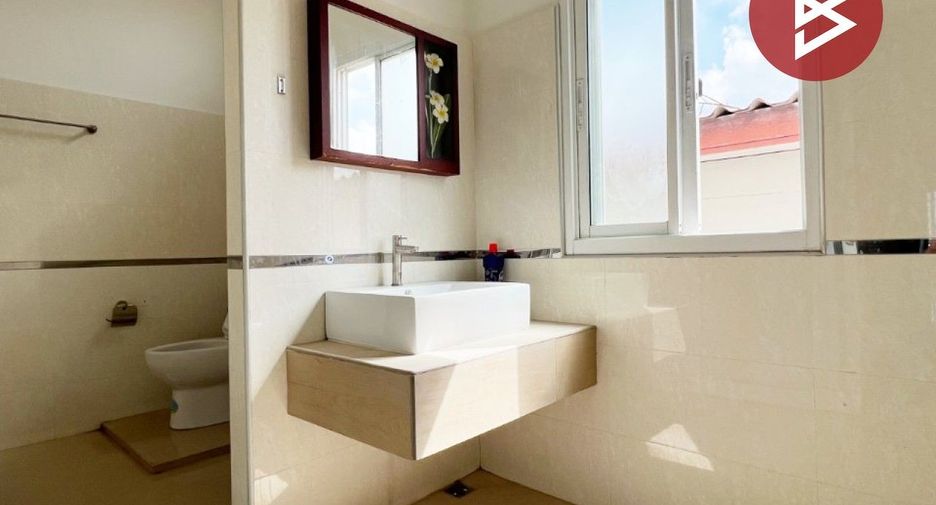 Продажа 3 спальни таунхаус в Krathum Baen, Самутсакхон