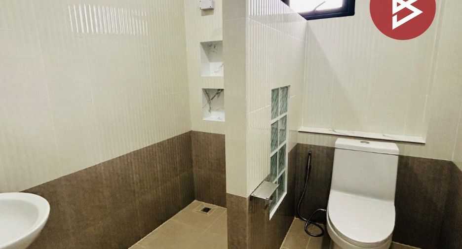 For sale 2 bedrooms townhouse in Photharam, Ratchaburi