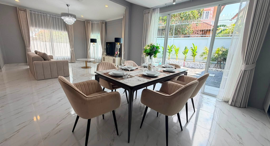 For sale 4 bedrooms villa in Bang Lamung, Chonburi