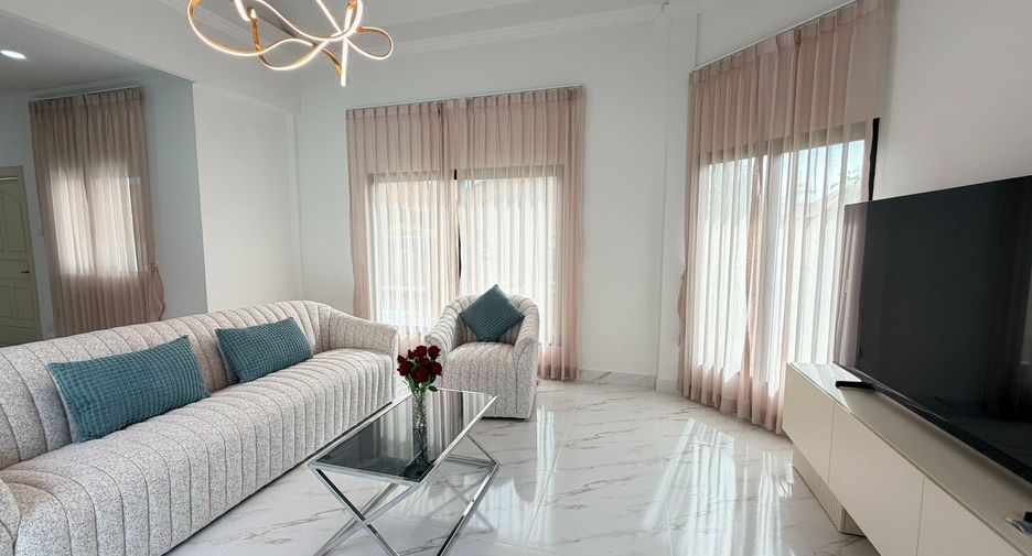For sale 4 bedrooms villa in Bang Lamung, Chonburi