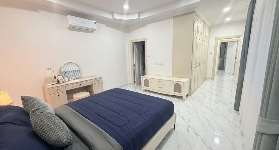 For sale 4 bedrooms villa in Bang Lamung, Chonburi