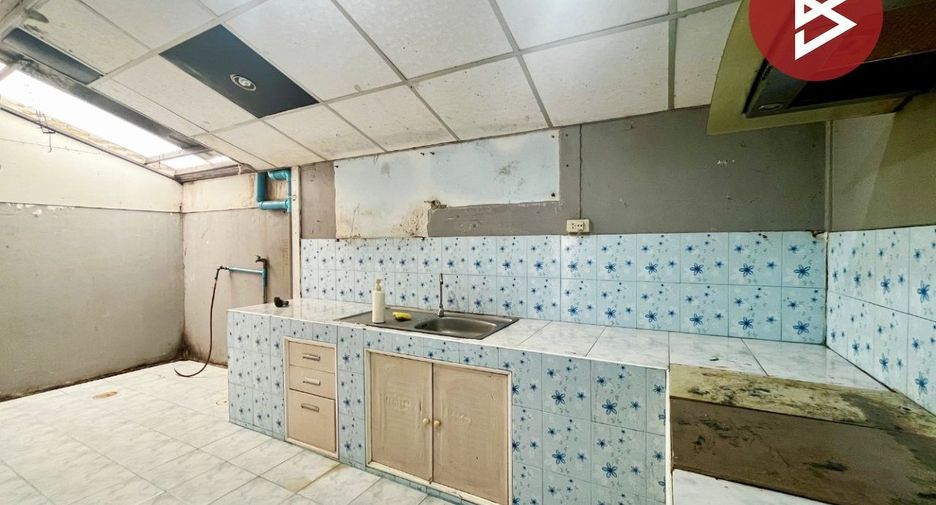 Продажа 4 спальни таунхаус в Bang Bua Thong, Нонтабури
