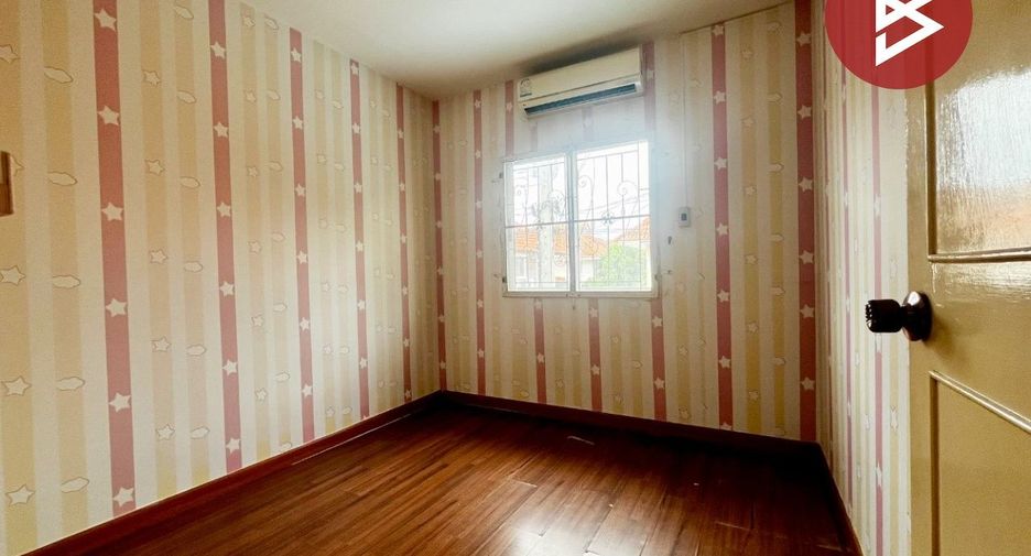 Продажа 4 спальни таунхаус в Bang Bua Thong, Нонтабури
