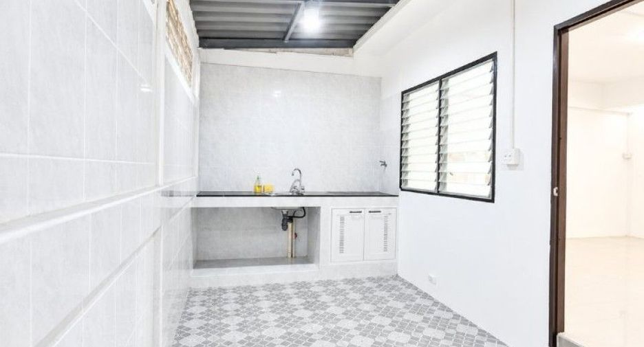 For sale 4 bedrooms retail Space in Bang Phae, Ratchaburi