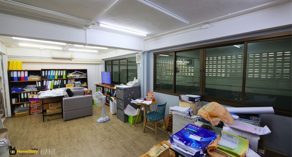 For sale 4 bedrooms retail Space in Bang Kho Laem, Bangkok