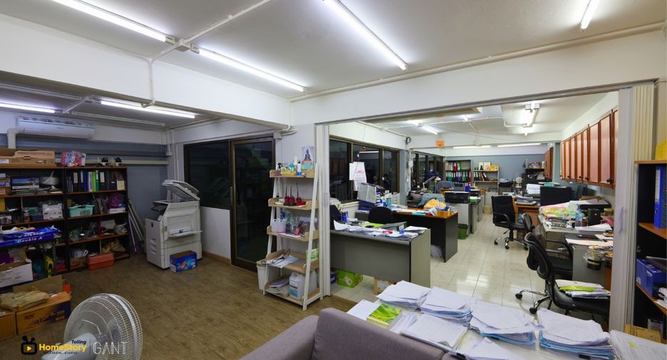 For sale 4 bedrooms retail Space in Bang Kho Laem, Bangkok