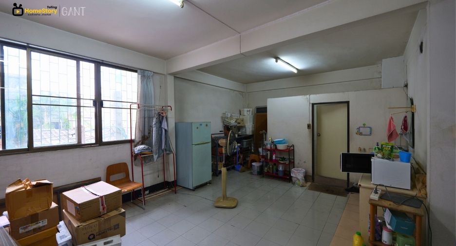 For sale 4 bedrooms retail Space in Bang Kho Laem, Bangkok