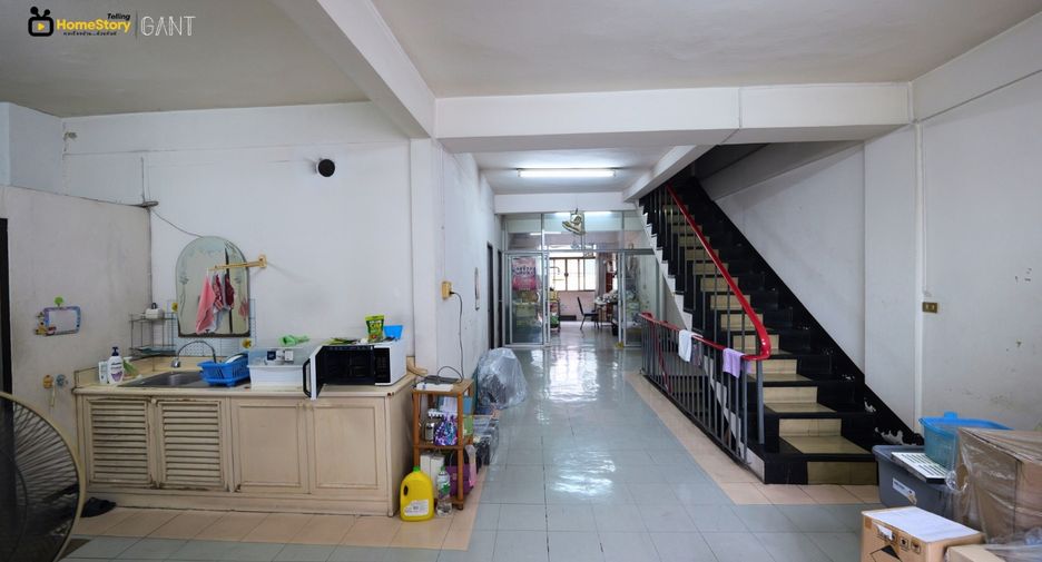 For sale 4 bedrooms retail Space in Bang Kho Laem, Bangkok
