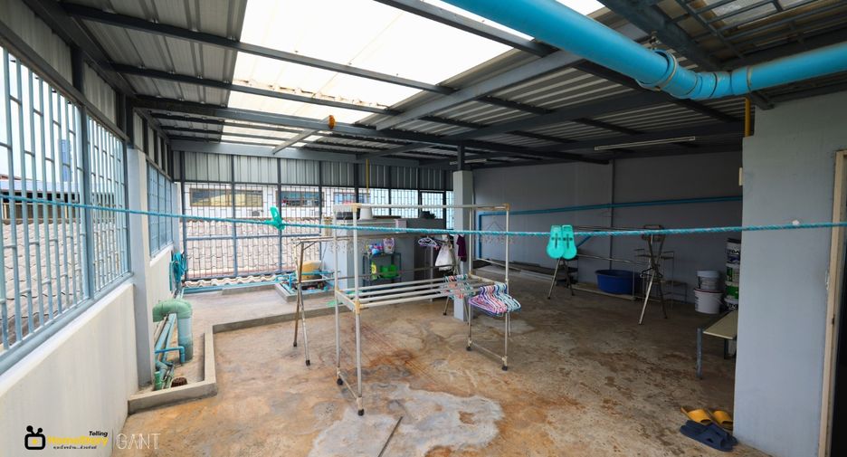 For sale 4 bedrooms retail Space in Bang Kho Laem, Bangkok