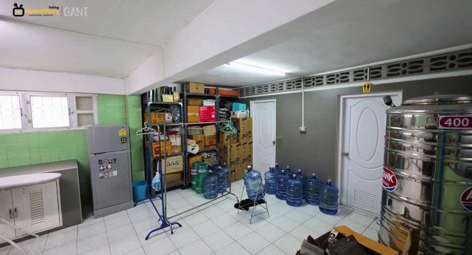 For sale 4 bedrooms retail Space in Bang Kho Laem, Bangkok