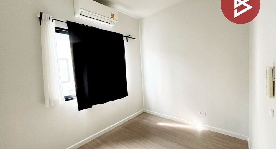 Casa adosada en venta de 4 habitaciones en Bang Phli, Samut Prakan