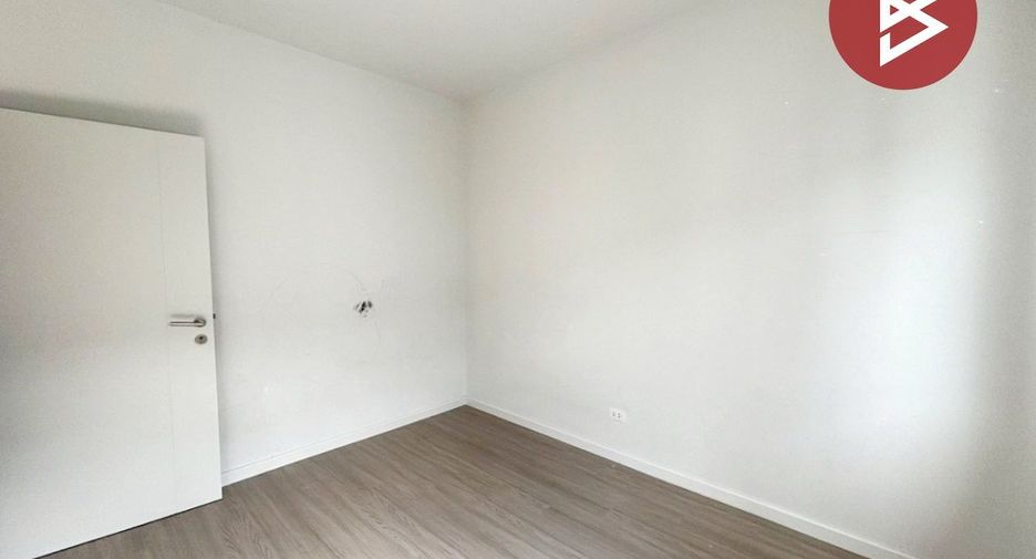 Casa adosada en venta de 4 habitaciones en Bang Phli, Samut Prakan