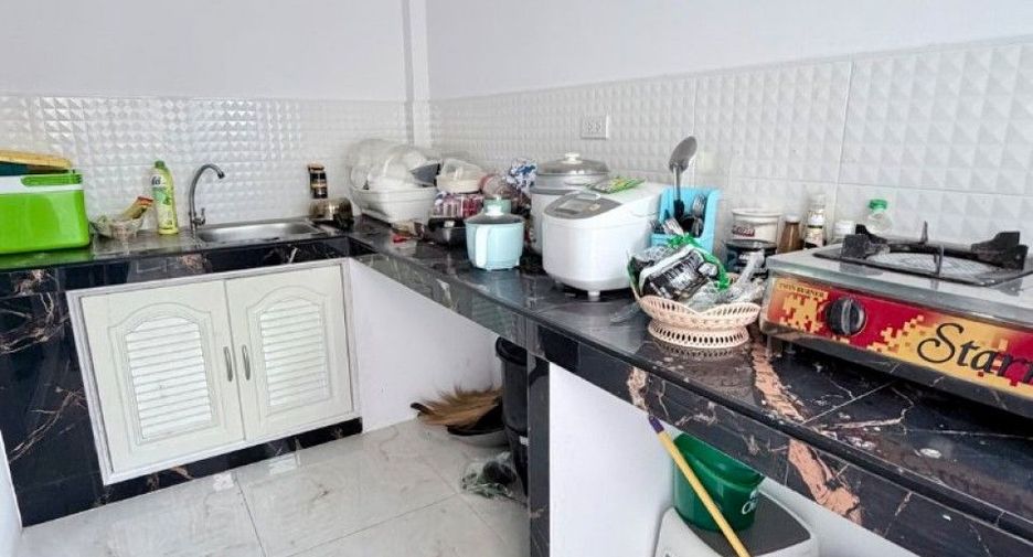 Продажа 2 спальни дом в Ban Bueng, Чонбури