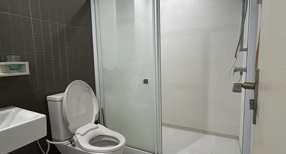 À vendre 2 chambres condo à Chom Thong, Bangkok