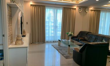 For rent 3 bedrooms condo in Huai Khwang, Bangkok