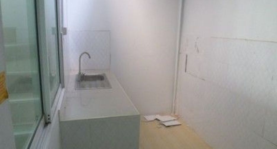 Продажа 1 кровать таунхаус в Ban Bueng, Чонбури