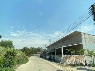 Продажа 1 кровать таунхаус в Ban Bueng, Чонбури