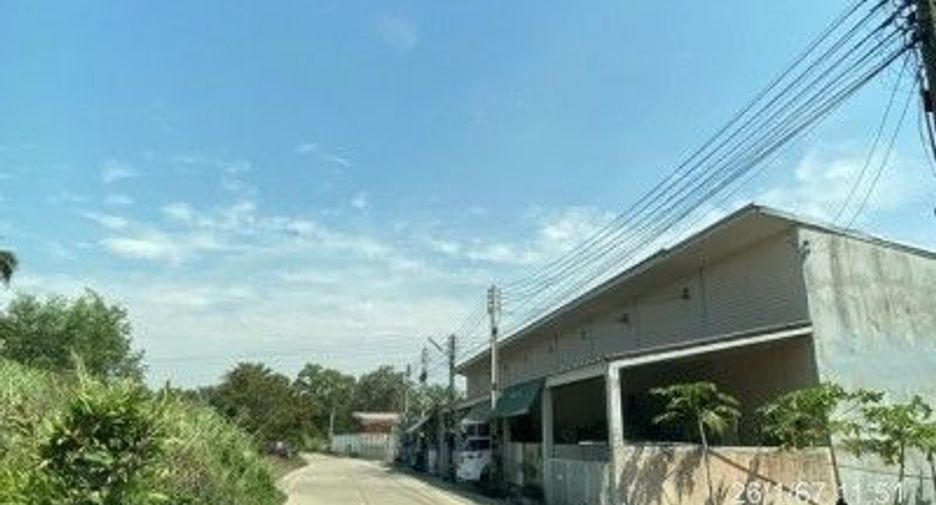 Продажа 1 кровать таунхаус в Ban Bueng, Чонбури