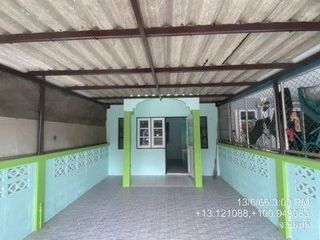 Продажа 1 кровать таунхаус в Ban Bueng, Чонбури