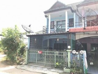 Продажа 1 кровать таунхаус в Ban Bueng, Чонбури