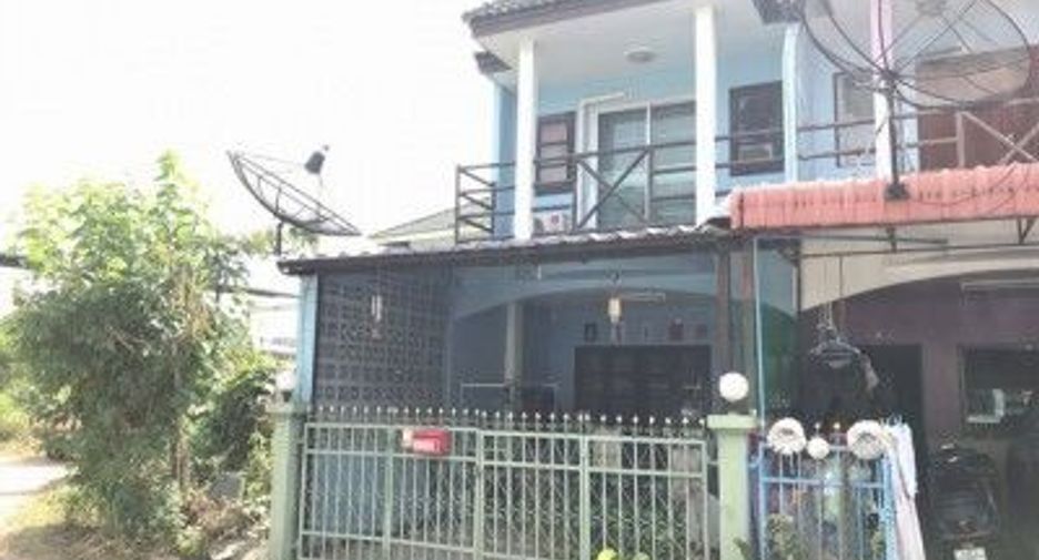 Reihenhaus zum Kauf mit 1 Zimmer in Ban Bueng, Chonburi