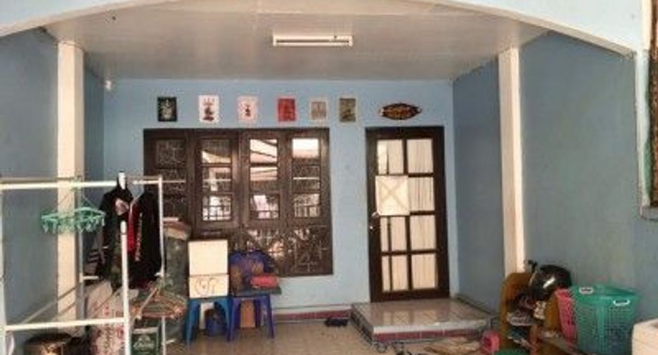Reihenhaus zum Kauf mit 1 Zimmer in Ban Bueng, Chonburi