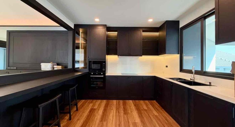 For rent 3 bedrooms villa in Bang Lamung, Chonburi