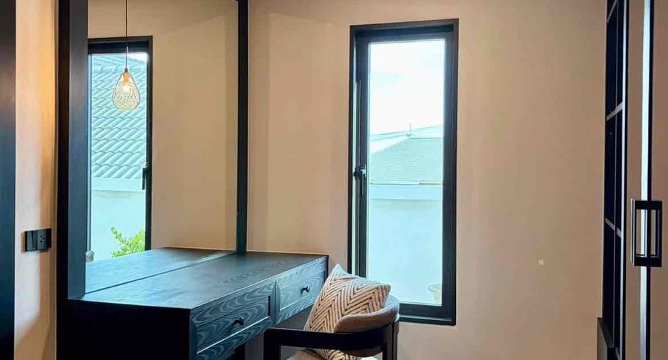 For rent 3 bedrooms villa in Bang Lamung, Chonburi