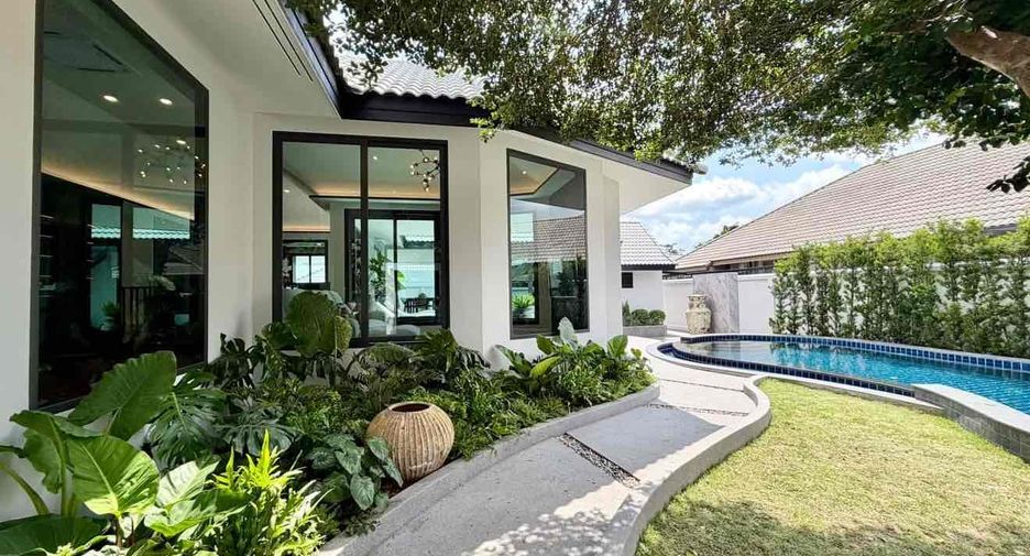 For rent 3 bedrooms villa in Bang Lamung, Chonburi