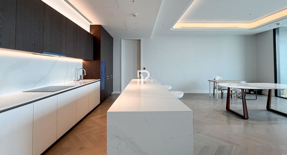 Condo en alquiler y en venta de 3 habitaciones en Sathon, Bangkok