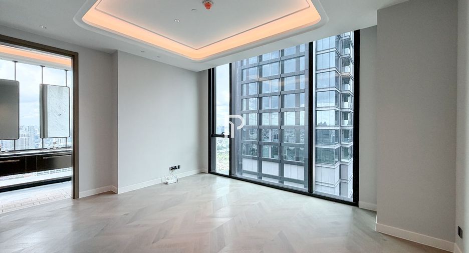 Condo en alquiler y en venta de 3 habitaciones en Sathon, Bangkok
