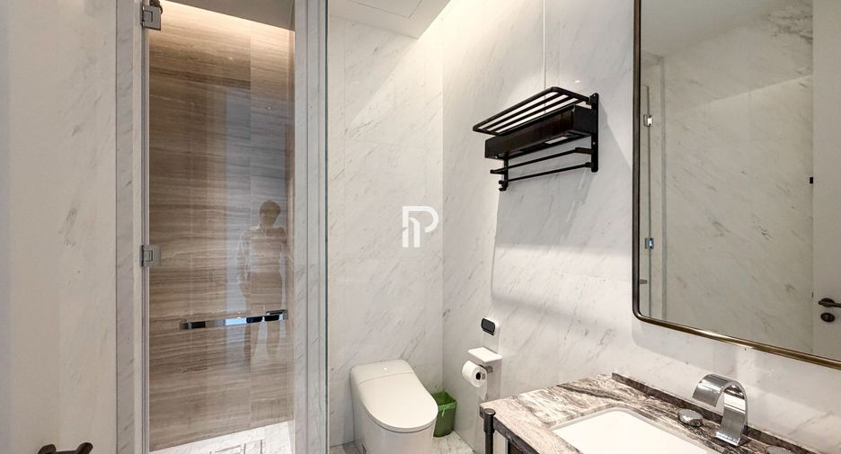 Condo en alquiler y en venta de 3 habitaciones en Sathon, Bangkok