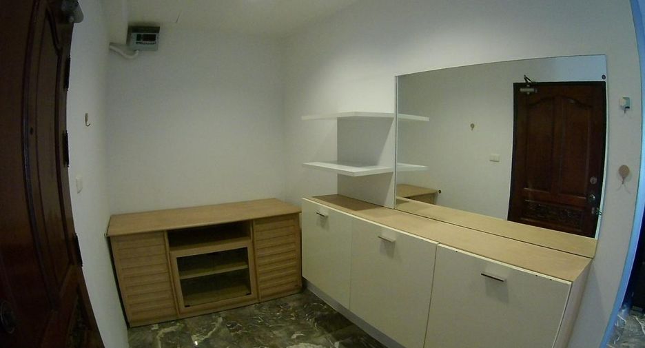 For rent 1 bed condo in Huai Khwang, Bangkok