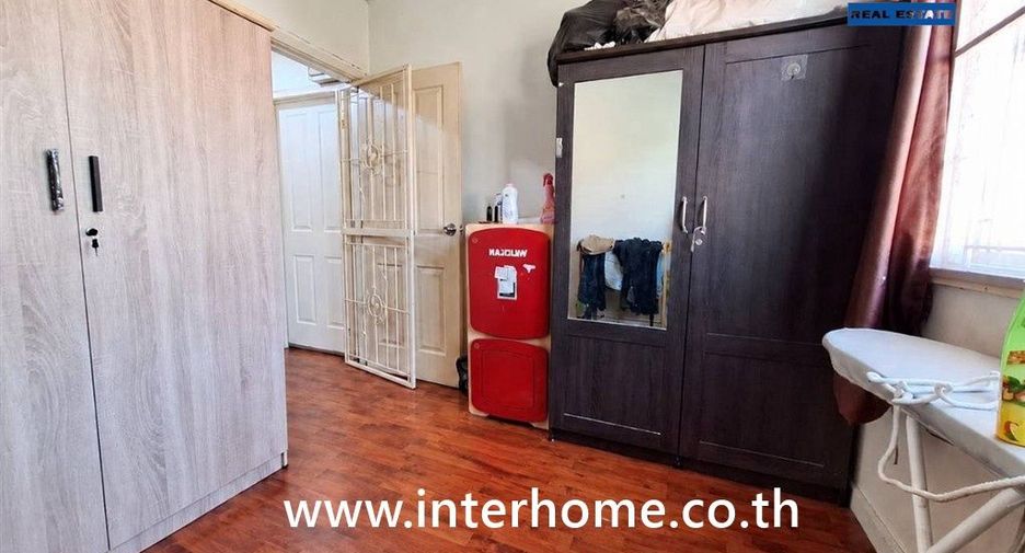 Reihenhaus zum Kauf mit 3 Zimmer in Thanyaburi, Pathum Thani