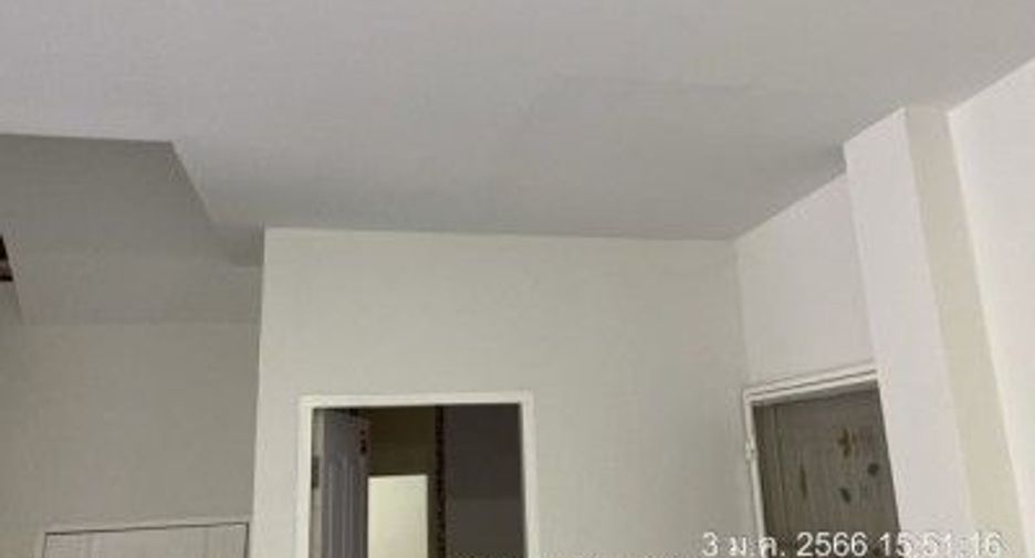À vendre 1 chambre maison de ville à Sai Mai, Bangkok