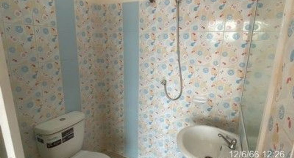 Продажа 2 спальни таунхаус в Ban Bueng, Чонбури