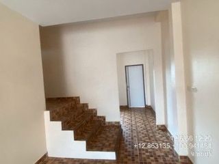 Продажа 2 спальни таунхаус в Ban Bueng, Чонбури