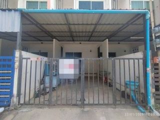Продажа 1 кровать таунхаус в Ban Bueng, Чонбури