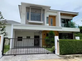 Аренда и продажа 4 спальни дом в Pak Kret, Нонтабури