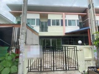 Продажа 1 кровать таунхаус в Ban Bueng, Чонбури