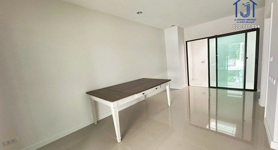 Продажа 2 спальни таунхаус в Bang Phli, Самутпракан