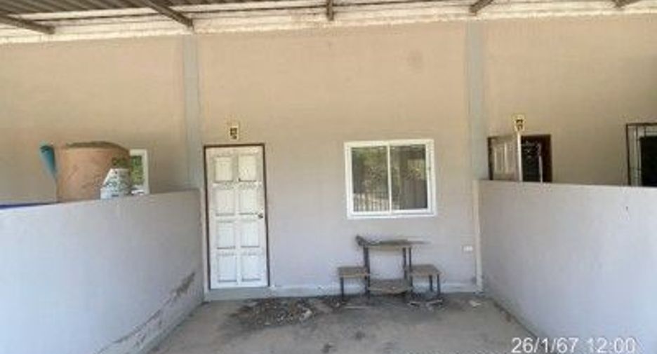 Продажа 1 кровать таунхаус в Ban Bueng, Чонбури