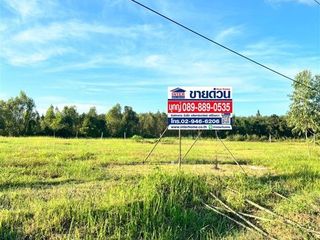 Продажа Участок в Phen, Удонтани