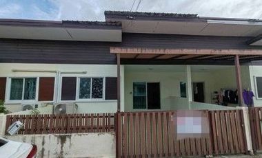 Продажа 1 кровать таунхаус в Ban Bueng, Чонбури