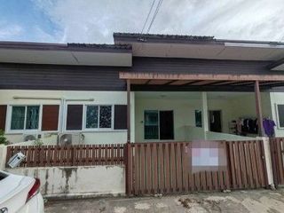 Продажа 1 кровать таунхаус в Ban Bueng, Чонбури