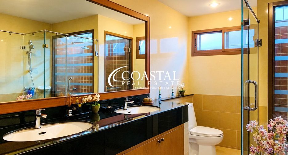 For rent 3 bedrooms house in Huay Yai, Pattaya