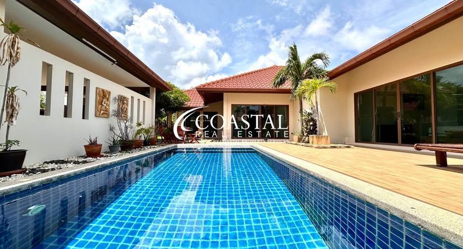For rent 3 bedrooms house in Huay Yai, Pattaya